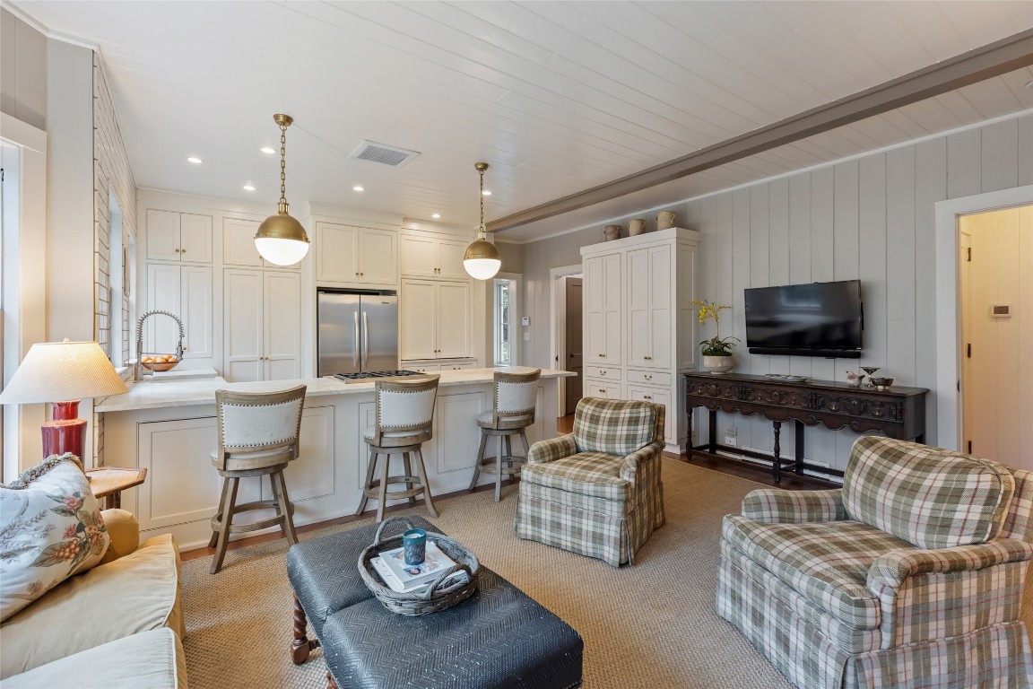 Highlands, North Carolina 28741, United States, 4 Bedrooms Bedrooms, ,4 BathroomsBathrooms,Residential,Pending,159890