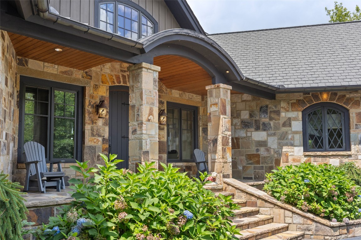 871 Garnet Rock Trail