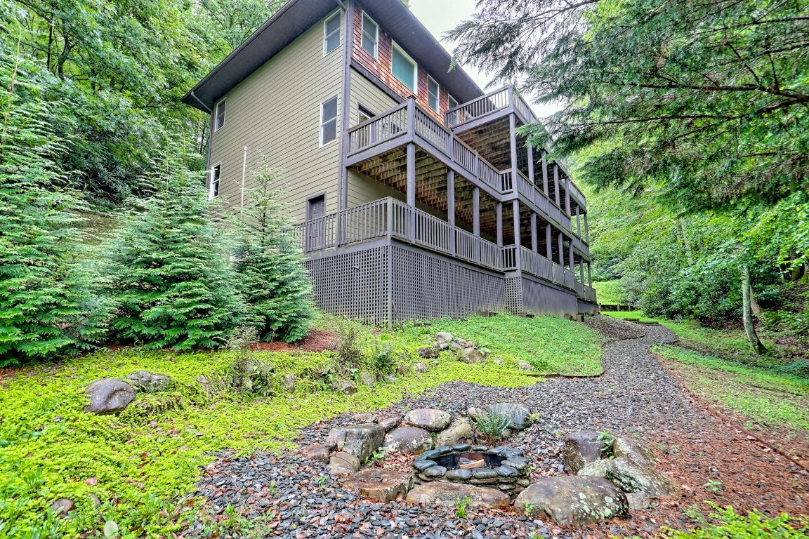 160 Ridgepole Dr