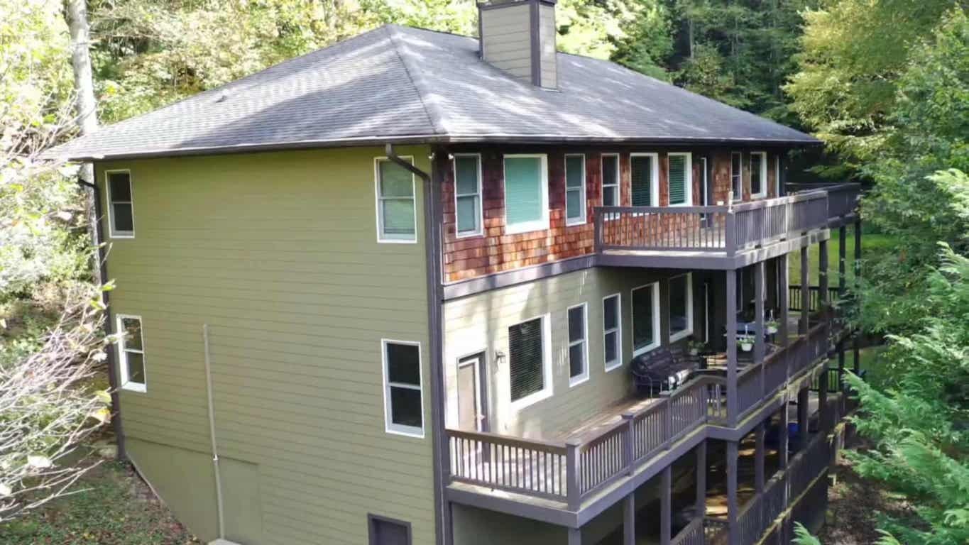 160 Ridgepole Dr
