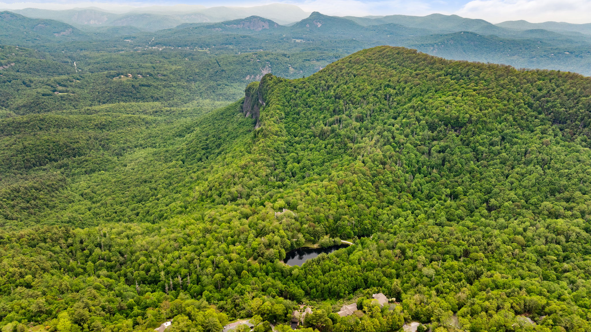592 Whiteside Mountain Road