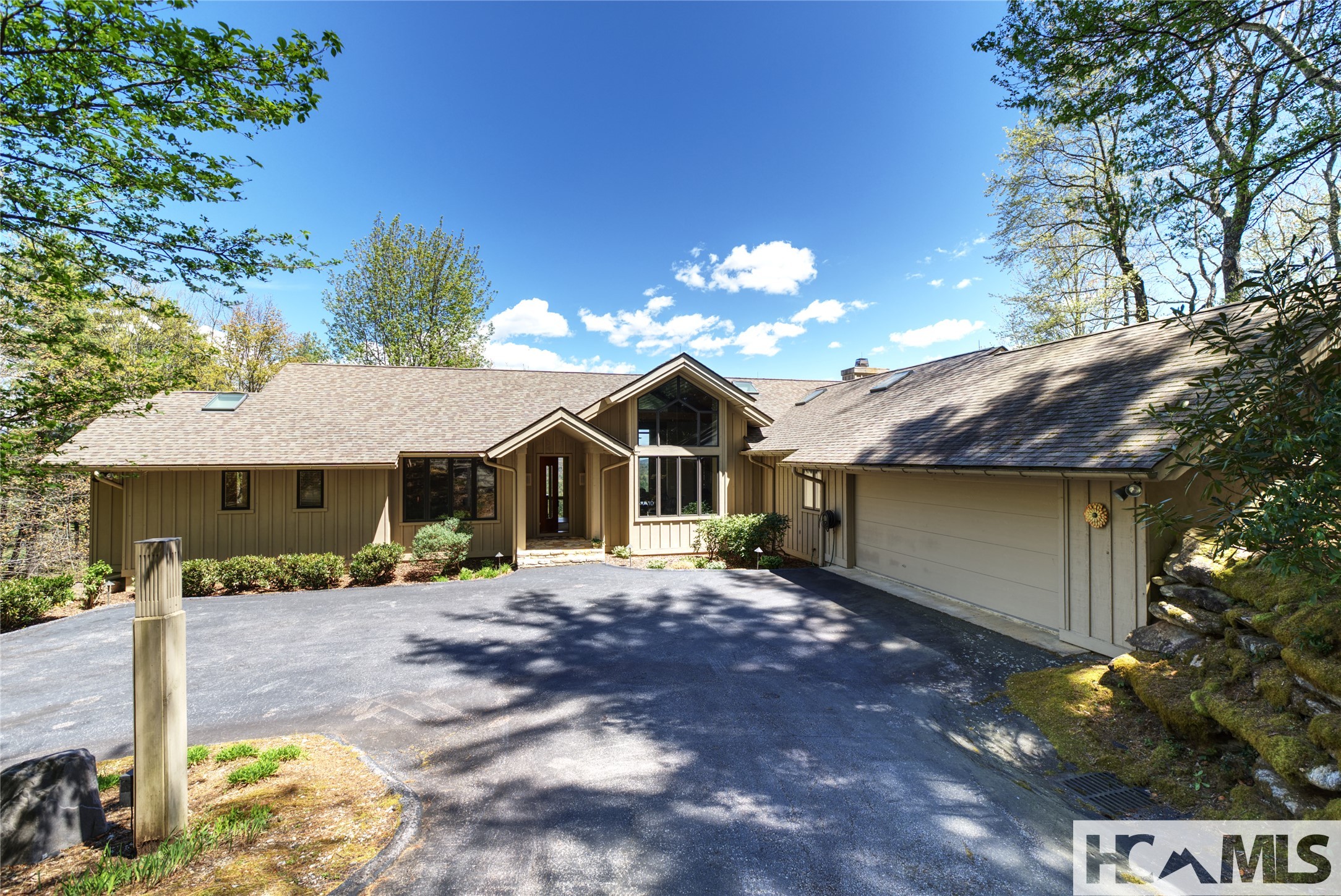 721 Lakeside Drive