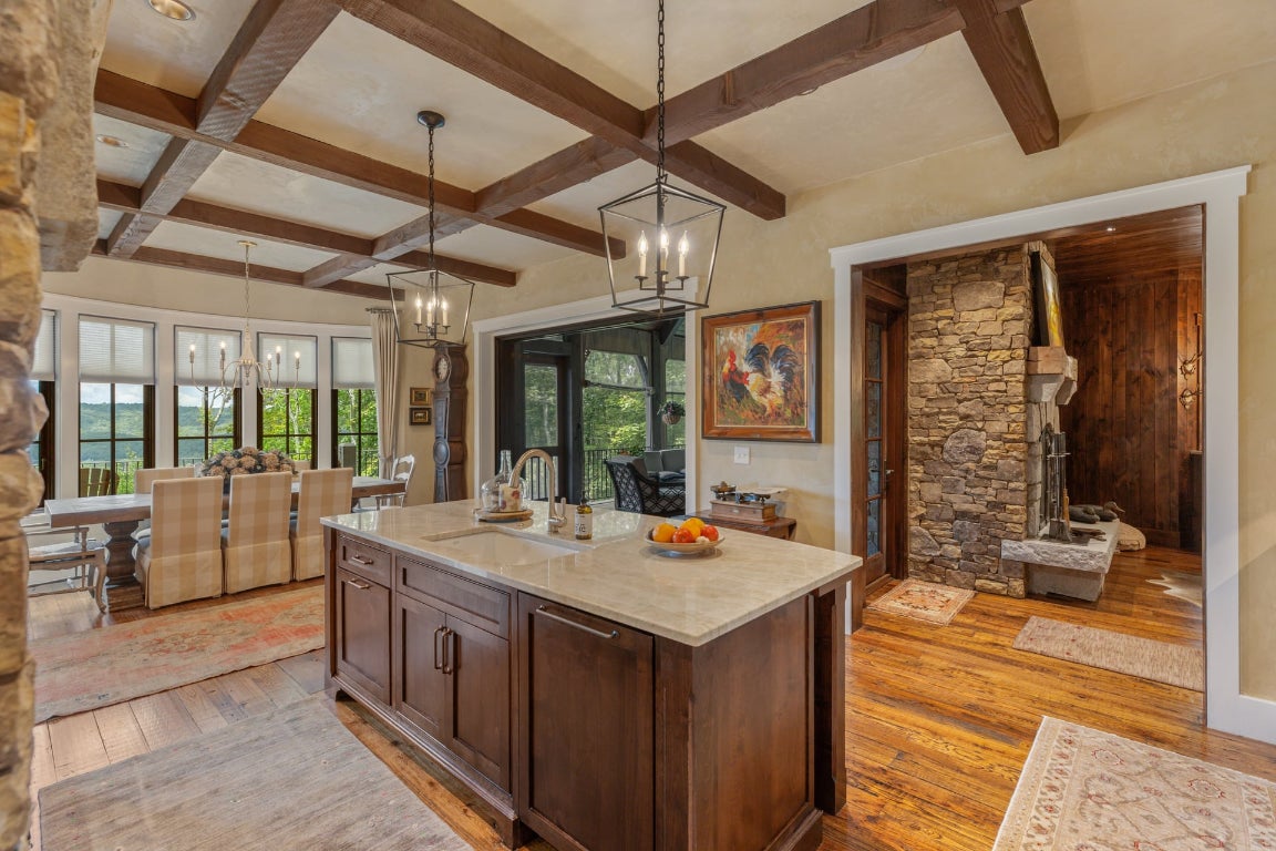 Glenville, North Carolina 28736, United States, 5 Bedrooms Bedrooms, ,6 BathroomsBathrooms,Residential,Active,201348