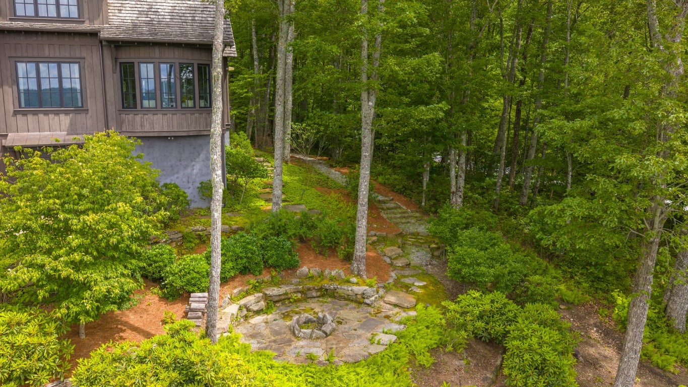 Glenville, North Carolina 28736, United States, 5 Bedrooms Bedrooms, ,6 BathroomsBathrooms,Residential,Active,201348