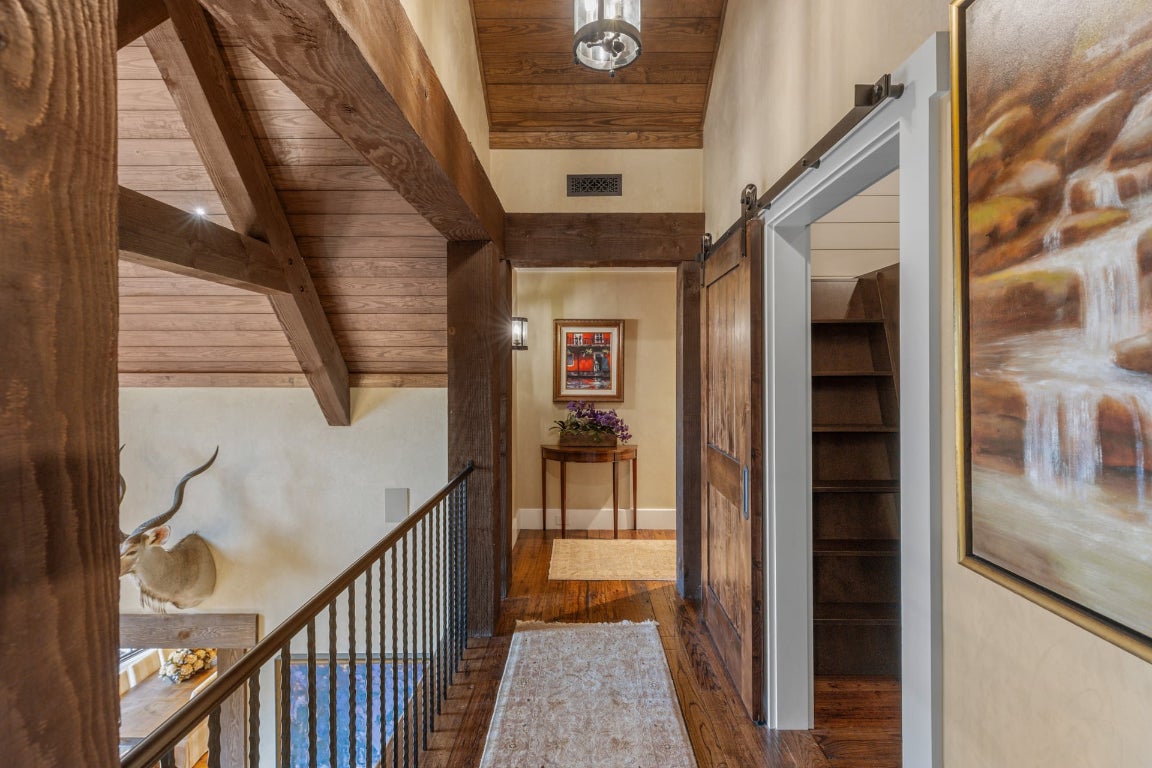 Glenville, North Carolina 28736, United States, 5 Bedrooms Bedrooms, ,6 BathroomsBathrooms,Residential,Active,201348