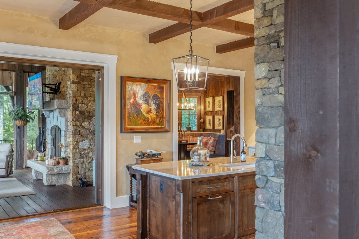 Glenville, North Carolina 28736, United States, 5 Bedrooms Bedrooms, ,6 BathroomsBathrooms,Residential,Active,201348