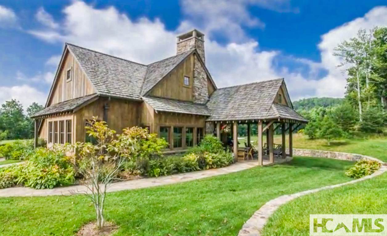 Glenville, North Carolina 28736, United States, 5 Bedrooms Bedrooms, ,6 BathroomsBathrooms,Residential,Active,201348