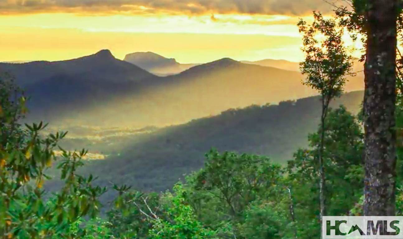 Glenville, North Carolina 28736, United States, 5 Bedrooms Bedrooms, ,6 BathroomsBathrooms,Residential,Active,201348