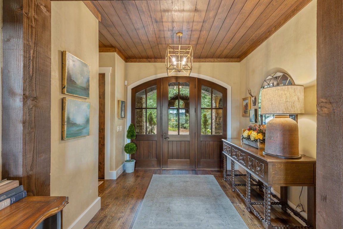 Glenville, North Carolina 28736, United States, 5 Bedrooms Bedrooms, ,6 BathroomsBathrooms,Residential,Active,201348