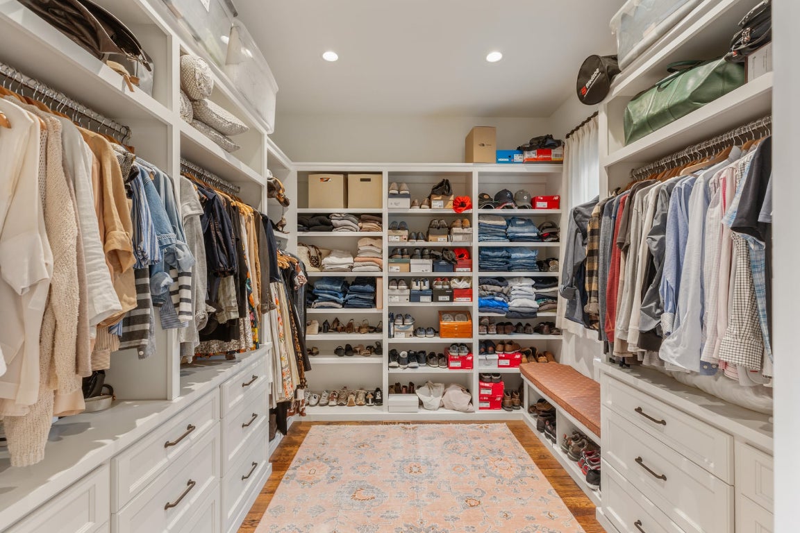 Glenville, North Carolina 28736, United States, 5 Bedrooms Bedrooms, ,6 BathroomsBathrooms,Residential,Active,201348