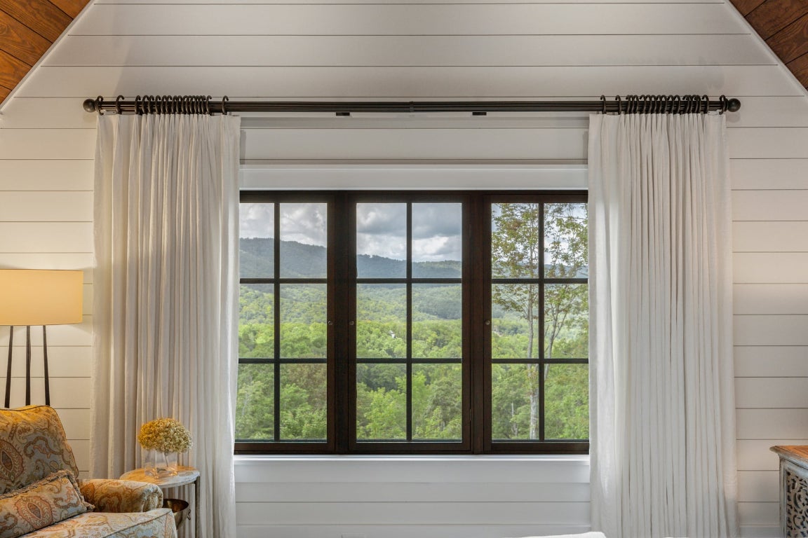 Glenville, North Carolina 28736, United States, 5 Bedrooms Bedrooms, ,6 BathroomsBathrooms,Residential,Active,201348