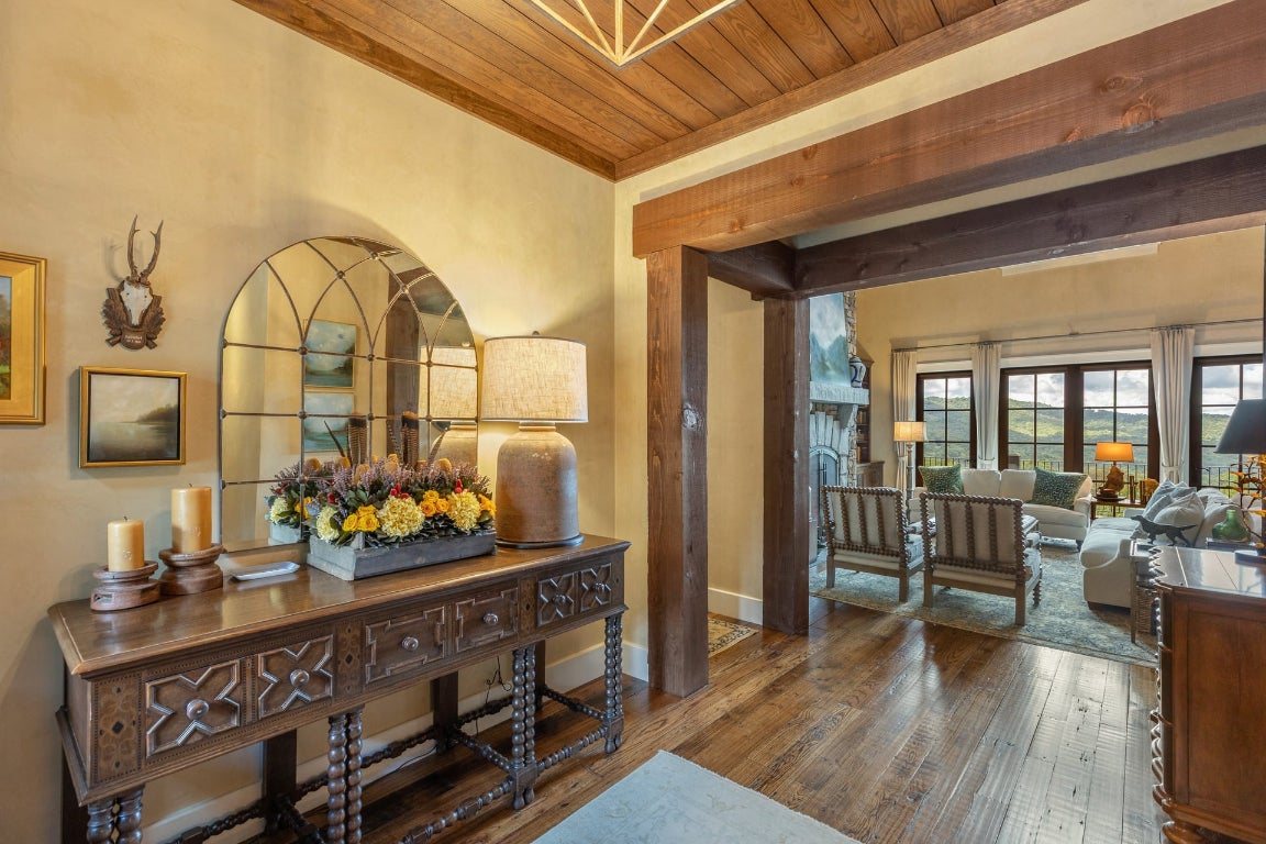 Glenville, North Carolina 28736, United States, 5 Bedrooms Bedrooms, ,6 BathroomsBathrooms,Residential,Active,201348