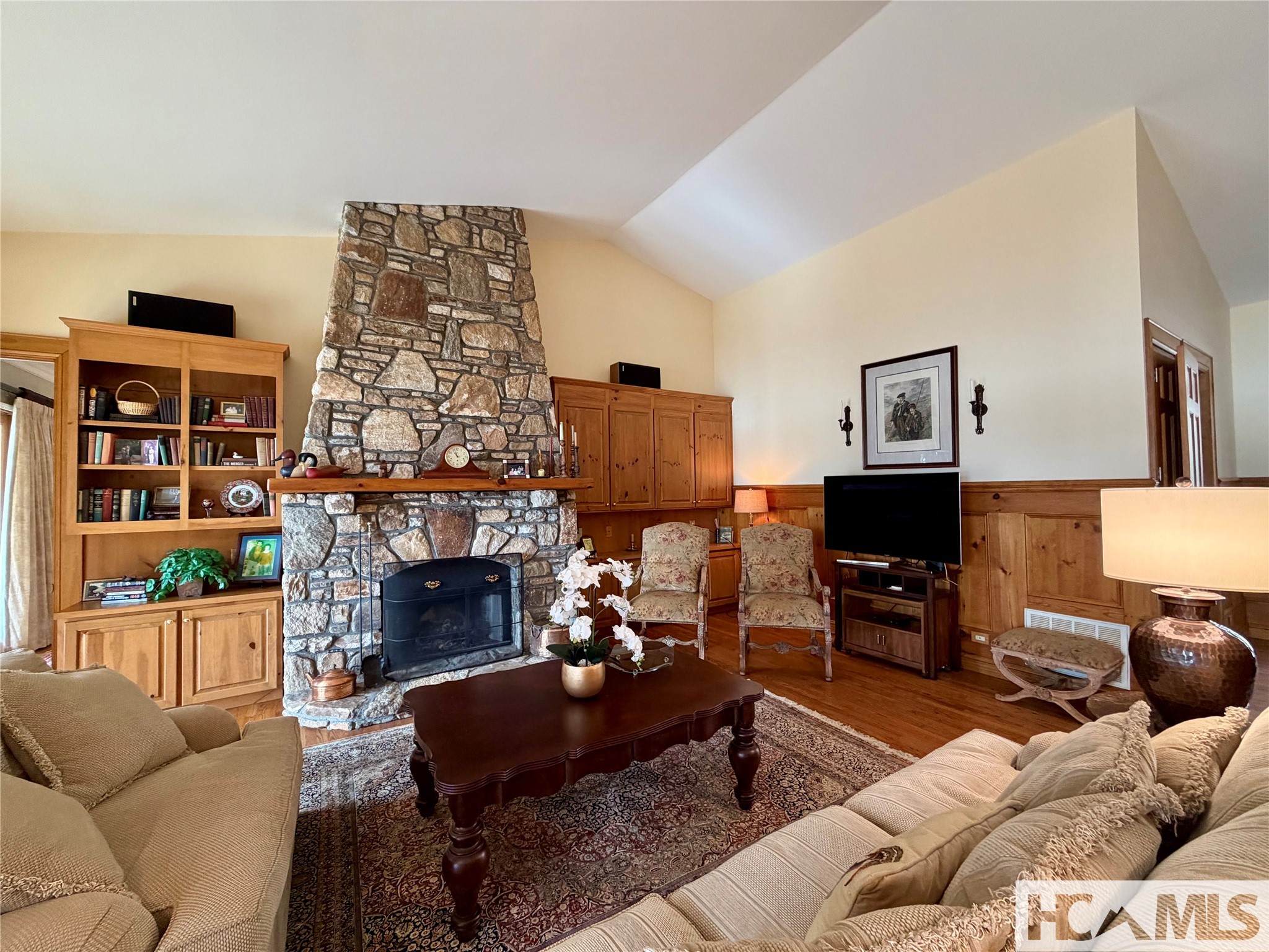 545 South East Shore Drive