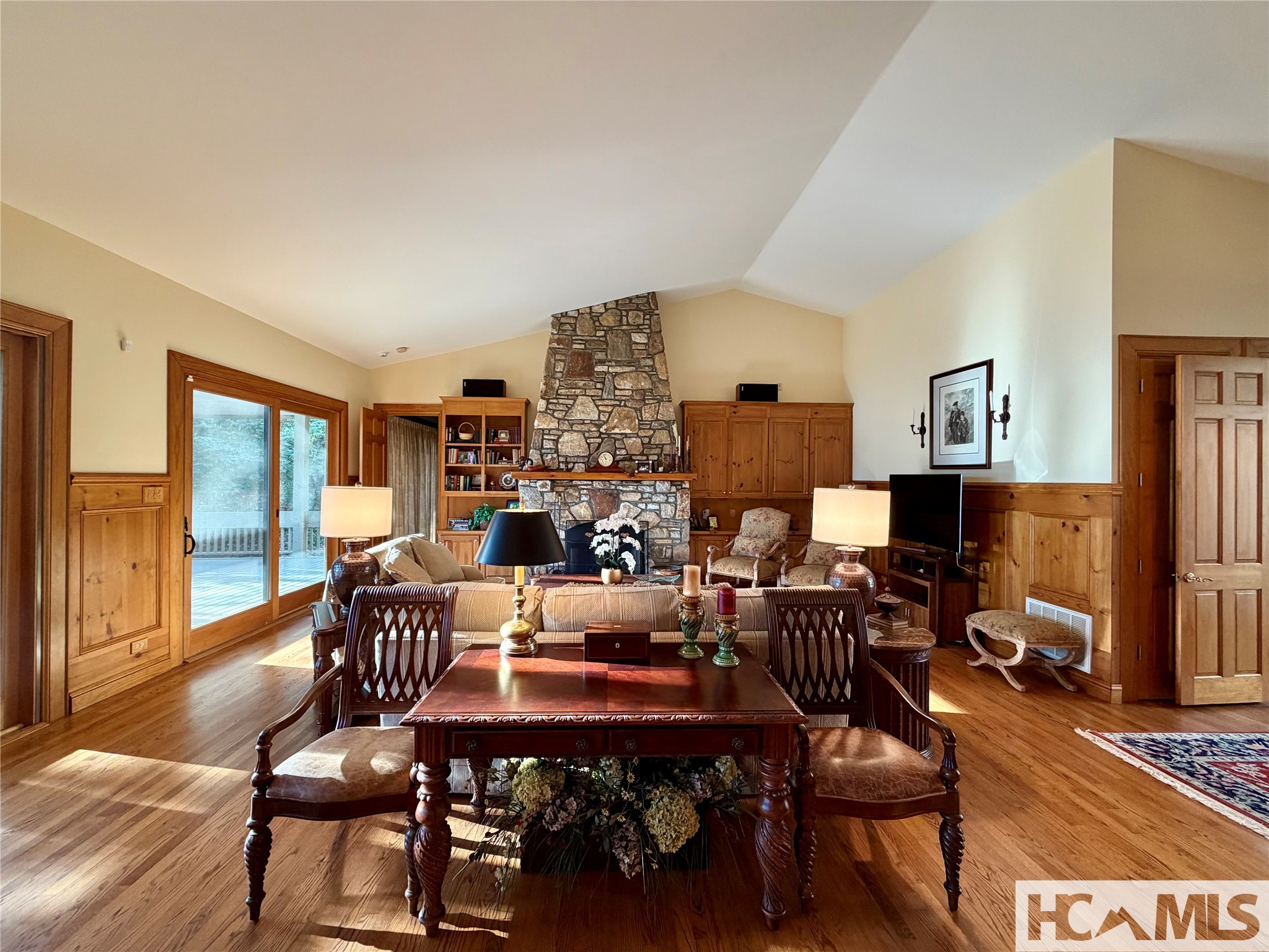 545 South East Shore Drive