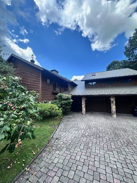 1292 Leonard Road Highlands NC 28741