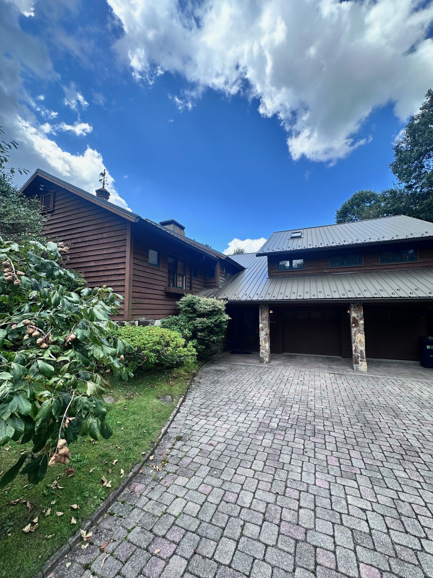 1292 Leonard Road