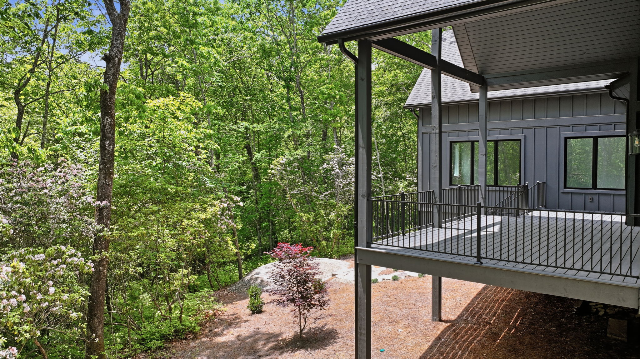 Glenville, North Carolina, 28736, United States, 3 Bedrooms Bedrooms, ,4 BathroomsBathrooms,Residential,Active,2031760