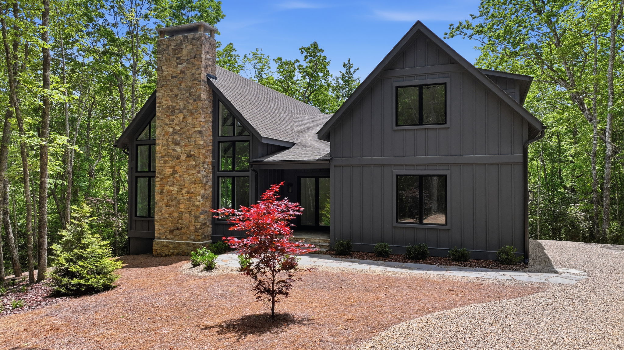 Glenville, North Carolina, 28736, United States, 3 Bedrooms Bedrooms, ,4 BathroomsBathrooms,Residential,Active,2031760