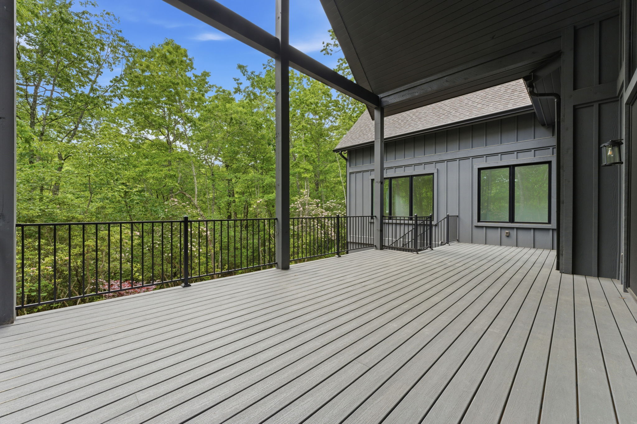 Glenville, North Carolina, 28736, United States, 3 Bedrooms Bedrooms, ,4 BathroomsBathrooms,Residential,Active,2031760