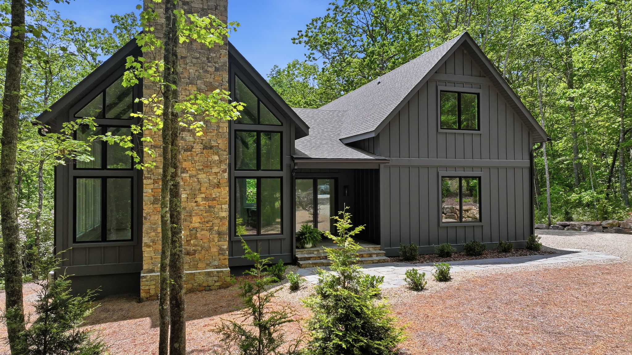Glenville, North Carolina, 28736, United States, 3 Bedrooms Bedrooms, ,4 BathroomsBathrooms,Residential,Active,2031760