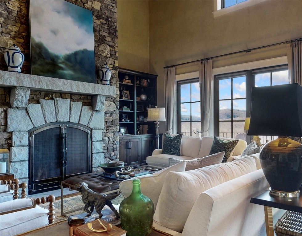 Glenville, North Carolina 28736, United States, 5 Bedrooms Bedrooms, ,6 BathroomsBathrooms,Residential,Active,151701