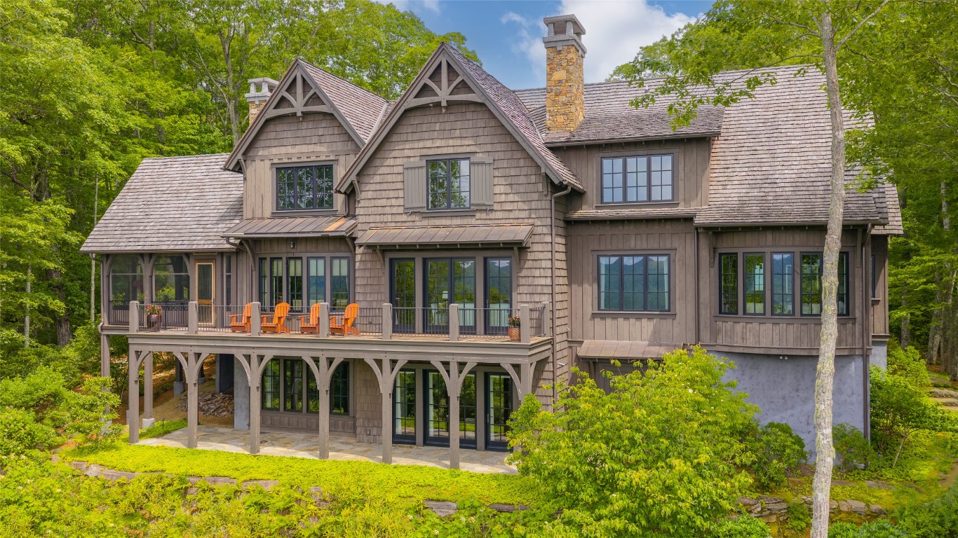 Glenville, North Carolina 28736, United States, 5 Bedrooms Bedrooms, ,6 BathroomsBathrooms,Residential,Active,151701