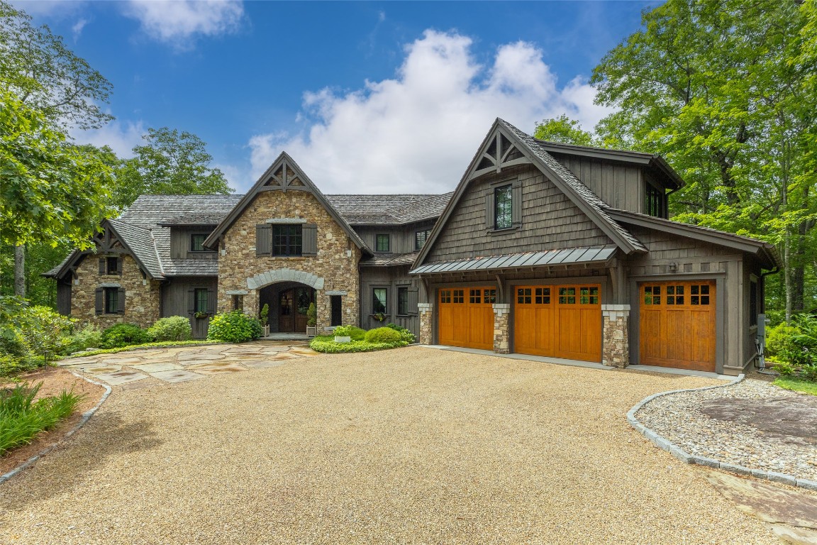 Glenville, North Carolina 28736, United States, 5 Bedrooms Bedrooms, ,6 BathroomsBathrooms,Residential,Active,151701