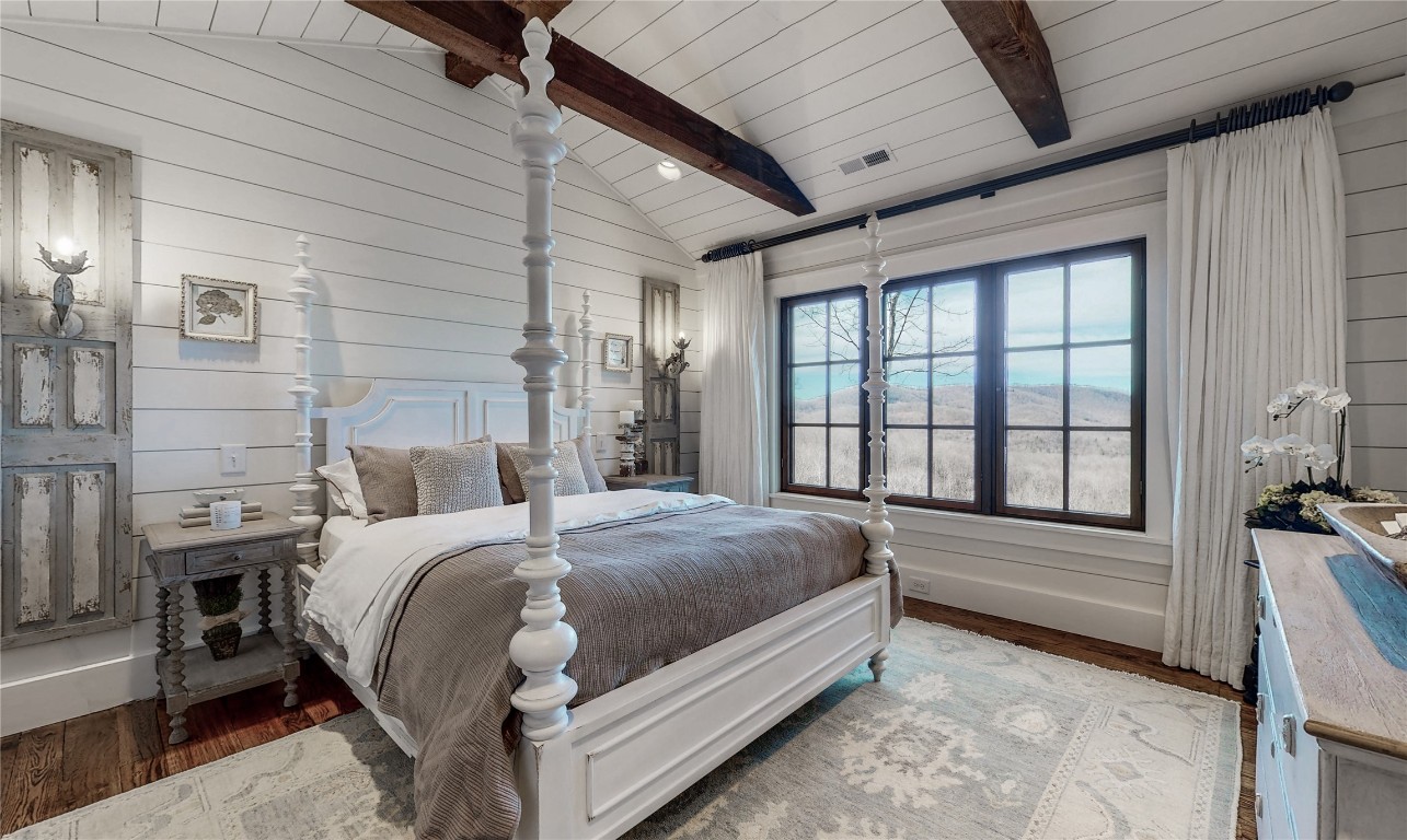 Glenville, North Carolina 28736, United States, 5 Bedrooms Bedrooms, ,6 BathroomsBathrooms,Residential,Active,151701