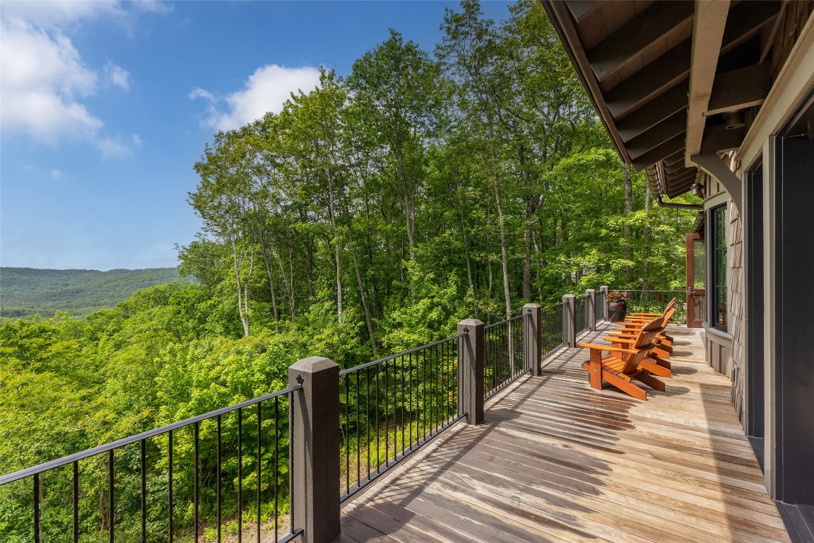 Glenville, North Carolina 28736, United States, 5 Bedrooms Bedrooms, ,6 BathroomsBathrooms,Residential,Active,151701