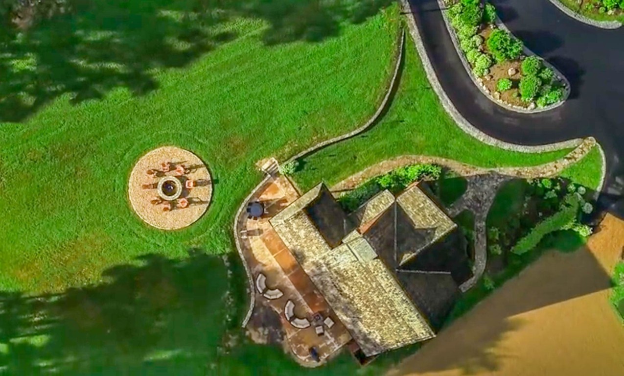 Glenville, North Carolina 28736, United States, 5 Bedrooms Bedrooms, ,6 BathroomsBathrooms,Residential,Active,151701