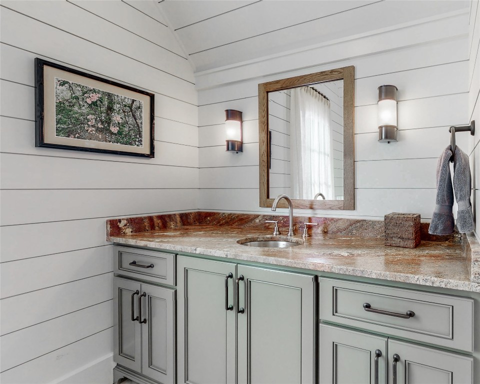 Glenville, North Carolina 28736, United States, 5 Bedrooms Bedrooms, ,6 BathroomsBathrooms,Residential,Active,151701