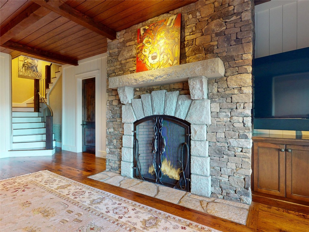 Glenville, North Carolina 28736, United States, 5 Bedrooms Bedrooms, ,6 BathroomsBathrooms,Residential,Active,151701