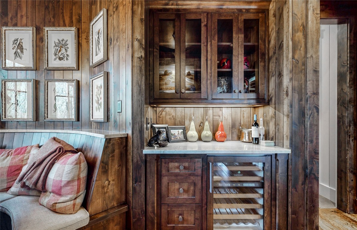 Glenville, North Carolina 28736, United States, 5 Bedrooms Bedrooms, ,6 BathroomsBathrooms,Residential,Active,151701