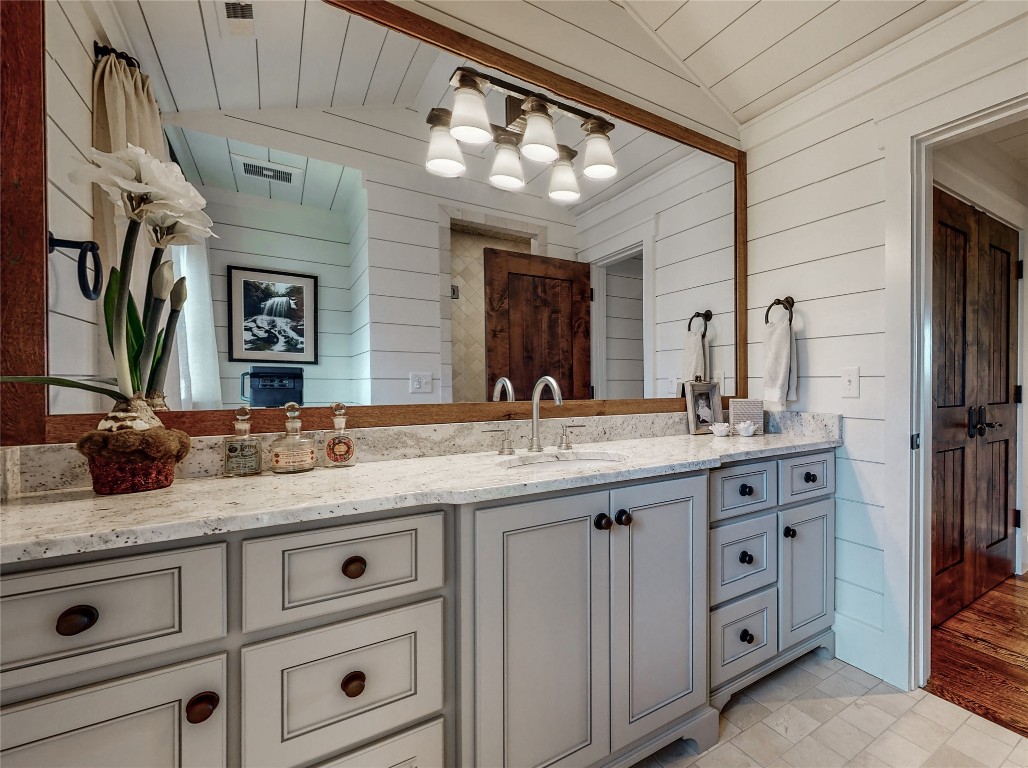 Glenville, North Carolina 28736, United States, 5 Bedrooms Bedrooms, ,6 BathroomsBathrooms,Residential,Active,151701