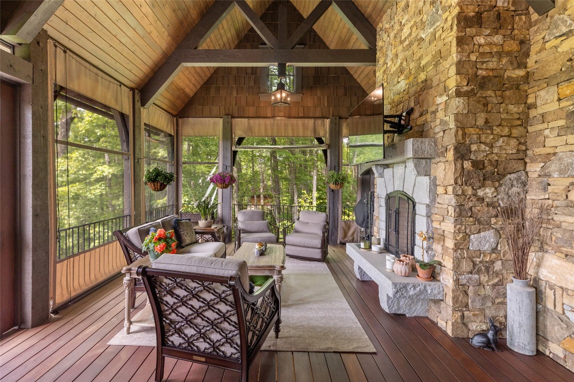 Glenville, North Carolina 28736, United States, 5 Bedrooms Bedrooms, ,6 BathroomsBathrooms,Residential,Active,151701