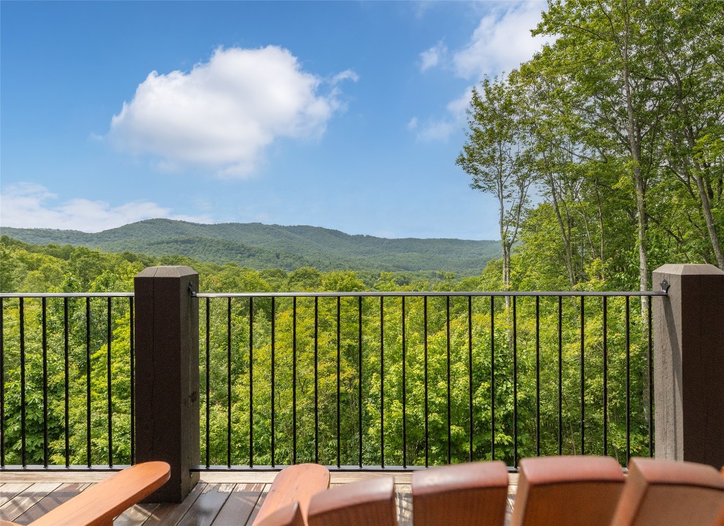 Glenville, North Carolina 28736, United States, 5 Bedrooms Bedrooms, ,6 BathroomsBathrooms,Residential,Active,151701