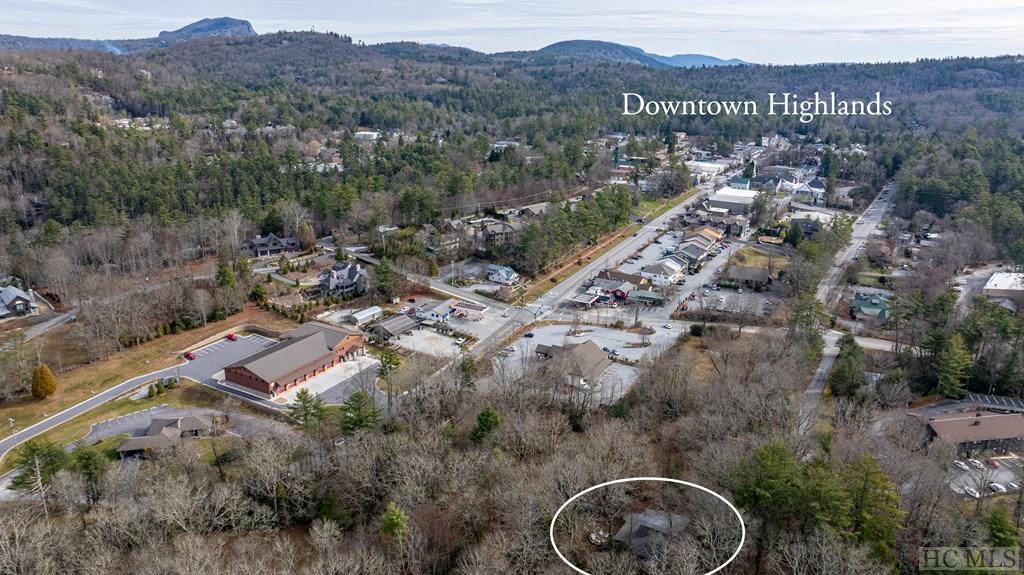 Highlands, North Carolina 28741, United States, 2 Bedrooms Bedrooms, ,2 BathroomsBathrooms,Residential,Active,237347