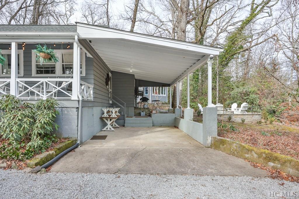 Highlands, North Carolina 28741, United States, 2 Bedrooms Bedrooms, ,2 BathroomsBathrooms,Residential,Active,237347