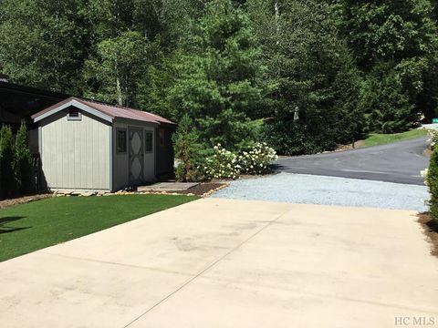 115 Wildflower Road Scaly Mountain NC 28775