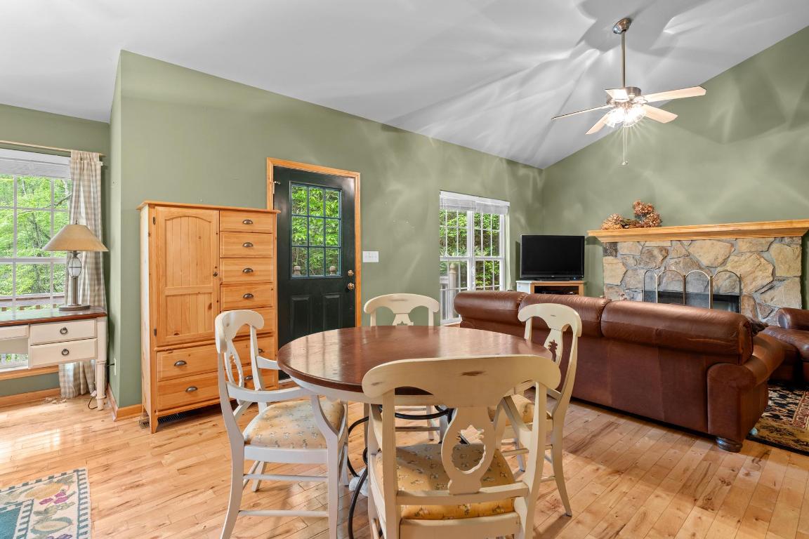 Highlands, North Carolina 28741, United States, 2 Bedrooms Bedrooms, ,2 BathroomsBathrooms,Residential,Active,145827