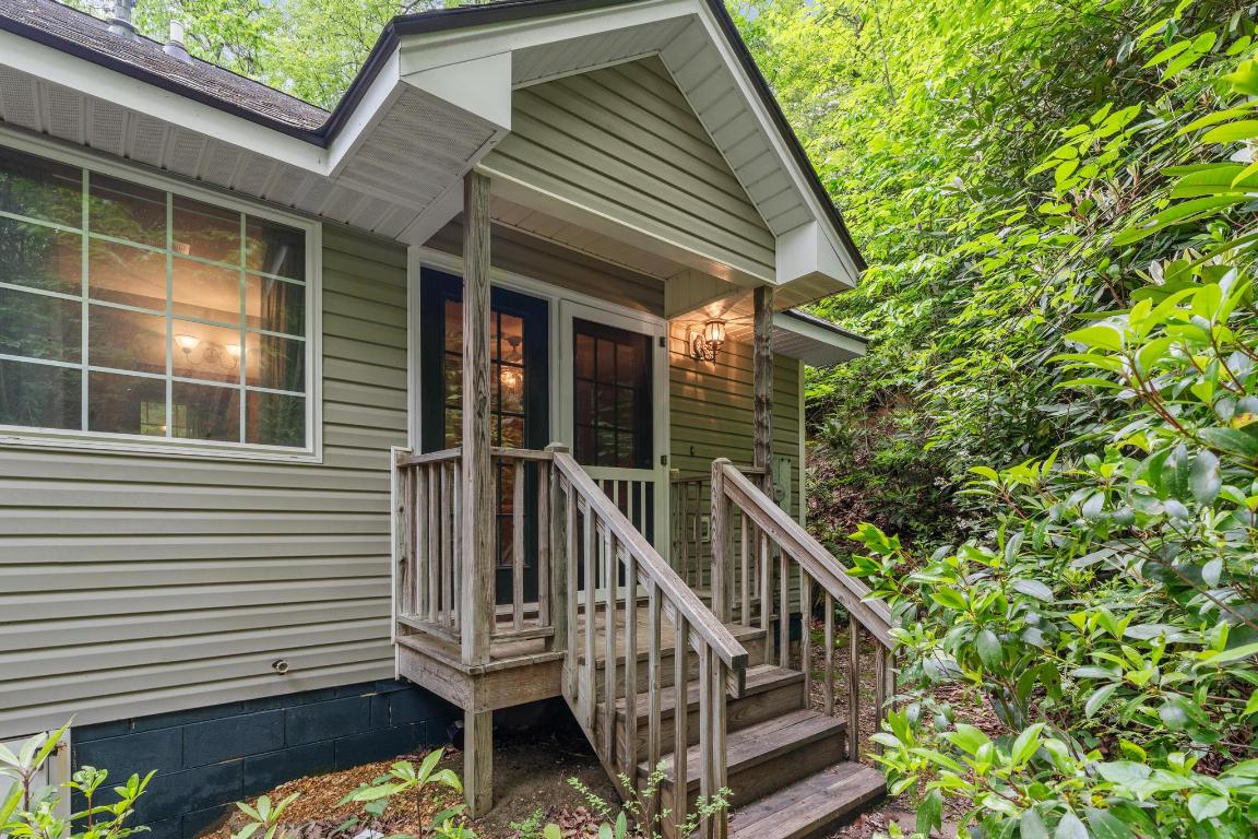 Highlands, North Carolina 28741, United States, 2 Bedrooms Bedrooms, ,2 BathroomsBathrooms,Residential,Active,145827