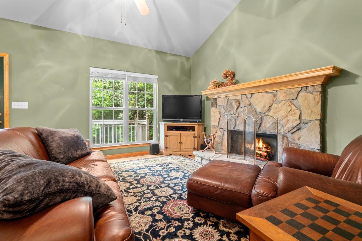 Highlands, North Carolina 28741, United States, 2 Bedrooms Bedrooms, ,2 BathroomsBathrooms,Residential,Active,145827