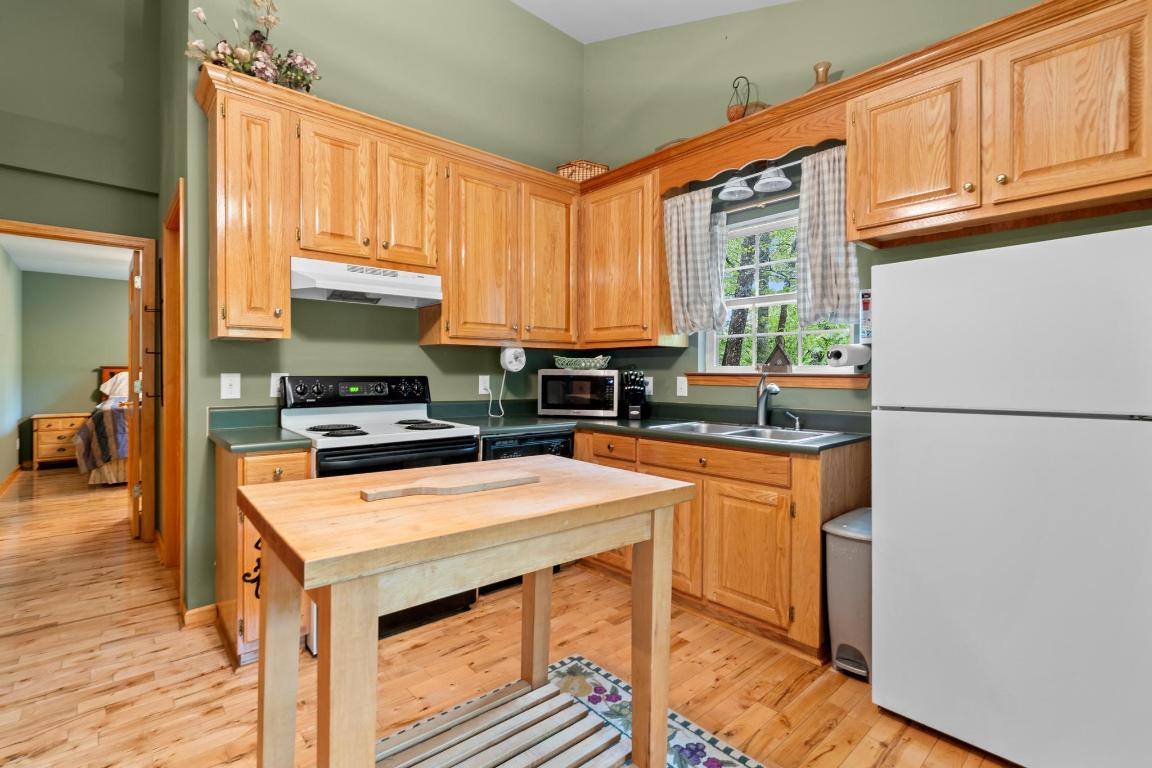 Highlands, North Carolina 28741, United States, 2 Bedrooms Bedrooms, ,2 BathroomsBathrooms,Residential,Active,145827