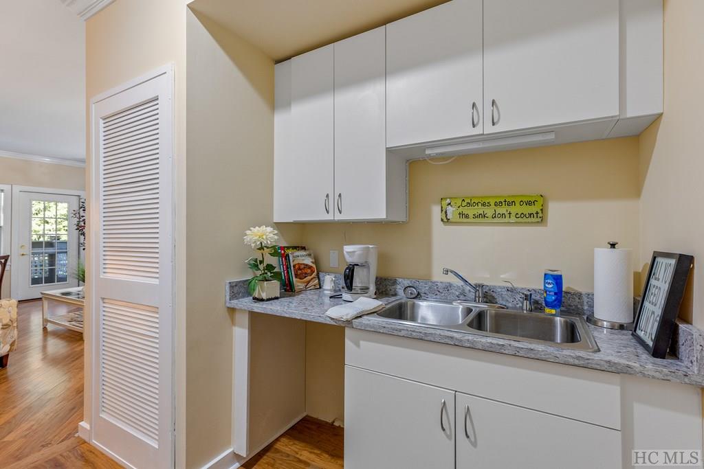 Highlands, North Carolina 28741, United States, 1 Bedroom Bedrooms, ,1 BathroomBathrooms,Residential,Active,50458