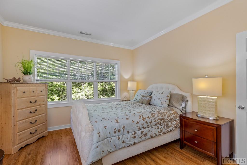 Highlands, North Carolina 28741, United States, 1 Bedroom Bedrooms, ,1 BathroomBathrooms,Residential,Active,50458