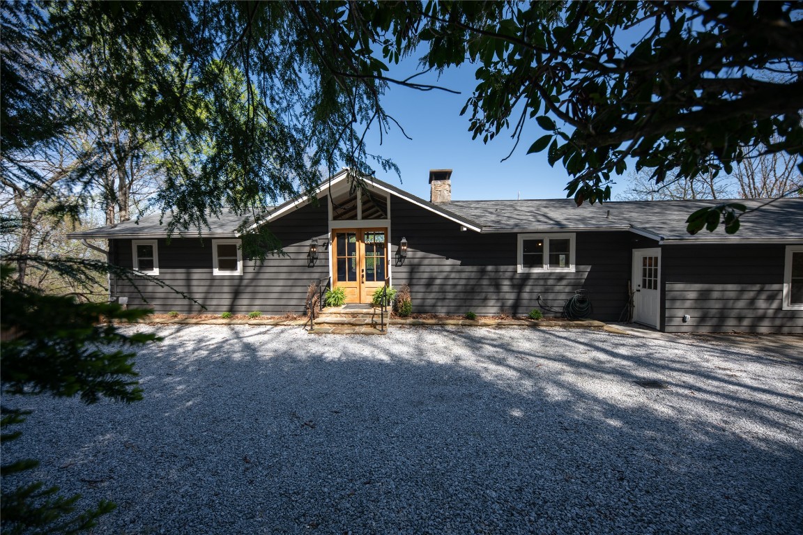 814 Dog Mountain Road