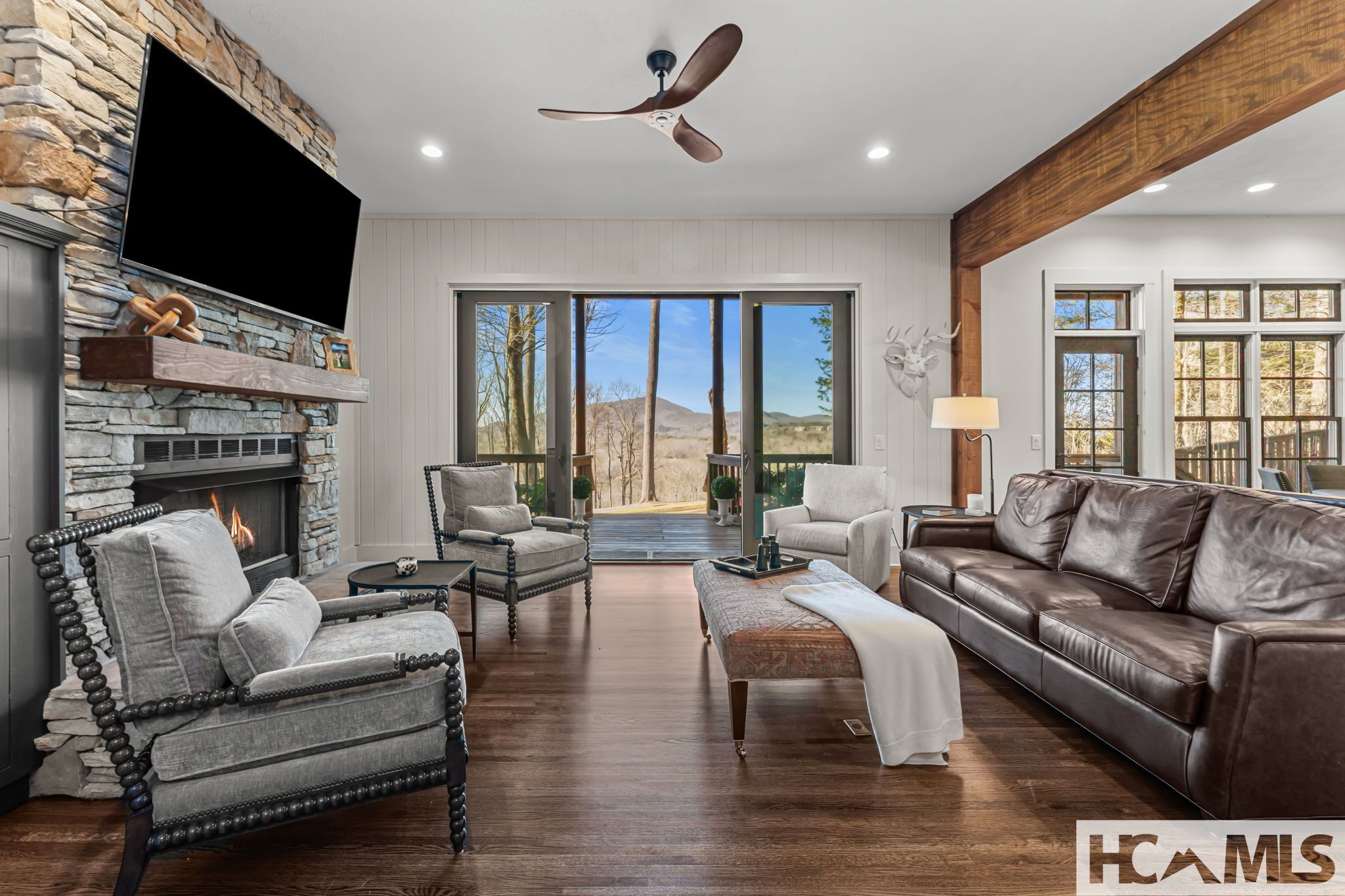 1201 Links Drive