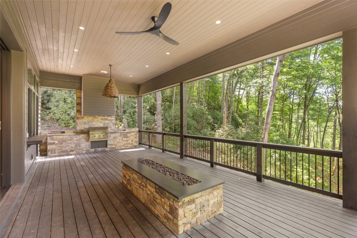 Cashiers, North Carolina 28717, United States, 4 Bedrooms Bedrooms, ,5 BathroomsBathrooms,Residential,Active,223507