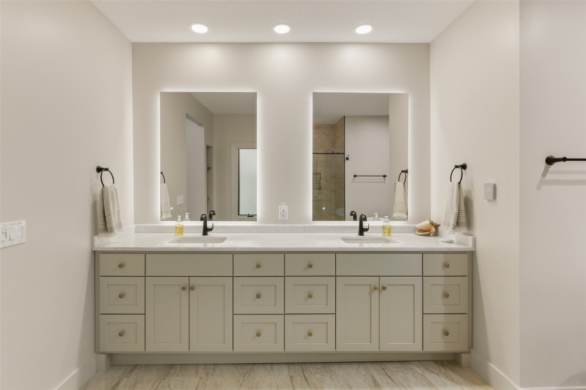 Highlands, North Carolina 28741, United States, 3 Bedrooms Bedrooms, ,5 BathroomsBathrooms,Residential,Active,196915