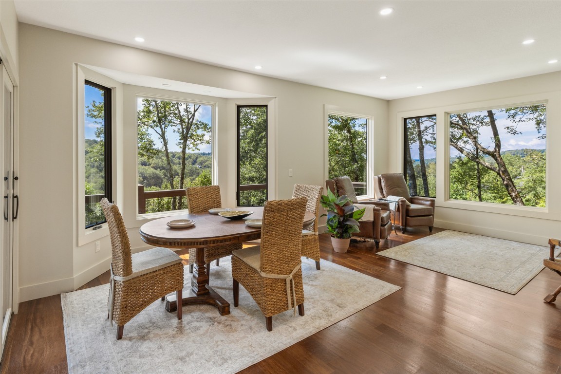 Highlands, North Carolina 28741, United States, 3 Bedrooms Bedrooms, ,5 BathroomsBathrooms,Residential,Active,196915